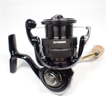 【新品未使用品】セルテート カスタムボディー3000XH ダイワ セルテート カスタムボディ LT 3000-XH SLPW DAIWA