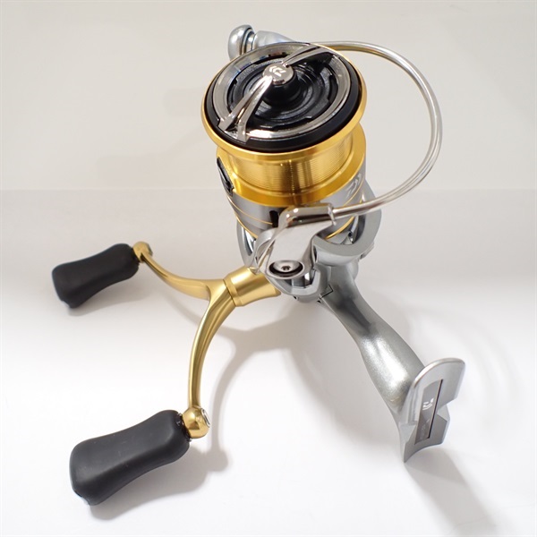 未使用 美品 ダイワ 18フリームス LT 2500 dh フリームス LT 2500S DH 未使用 美品 ダイワ 18フリームス LT