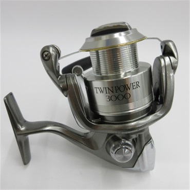 美品 シマノ 05 ツインパワー 3000 スピニングリール 美品 シマノ 05 ツインパワー 3000 スピニングリール SHIMANO シマノ