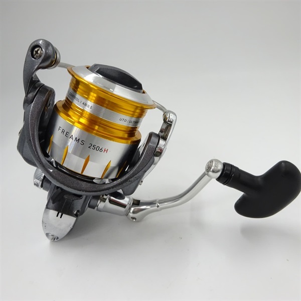 【愛品倶楽部柏店】ダイワ(DAIWA) 　スピニングリール　フリームス　2506H　釣り具 楽天市場】ダイワ(Daiwa) リール 15 フリームス 2506（スポーツ