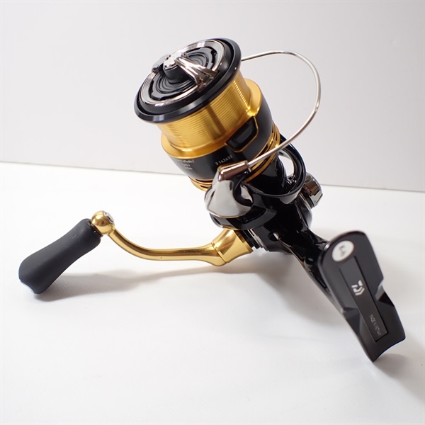 レガリスLT2000S-P 楽天市場】ダイワ(DAIWA) スピニングリール 23