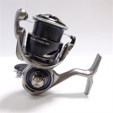 25 カルディア　3000s-cxh Daiwa 25 Caldia LT3000S-CXH
