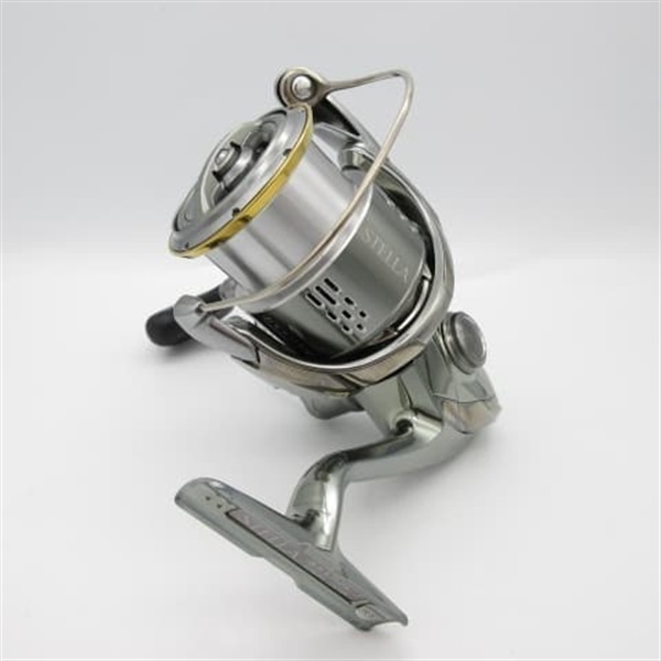 △△SHIMANO シマノ スピニングリール 18ステラ4000J 本体のみ キズ有  