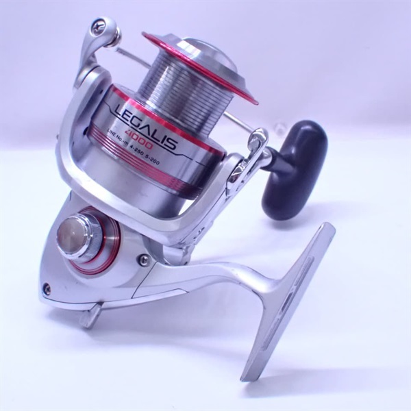 Daiwa Legalis レガリス4000 ライン付き ダイワ 23 レガリス LT4000-CXH | リール,スピニングリール