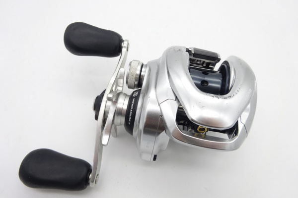 シマノ　16 メタニウム　MGL ノーマル　右巻き　03530 シルバー シマノ 16 メタニウム MGL ノーマル 右巻き 03530 シルバー シマノ 16