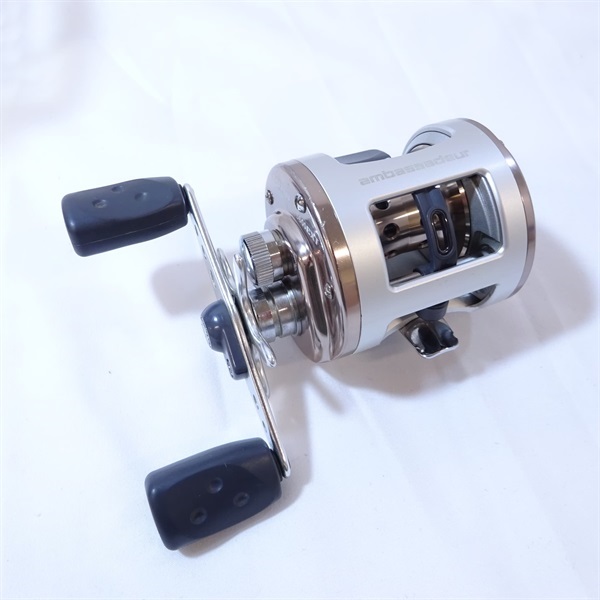 アンバサダー5600c4 送料無料】新品未使用！日本未発売！ABU GARCIA 5600C4