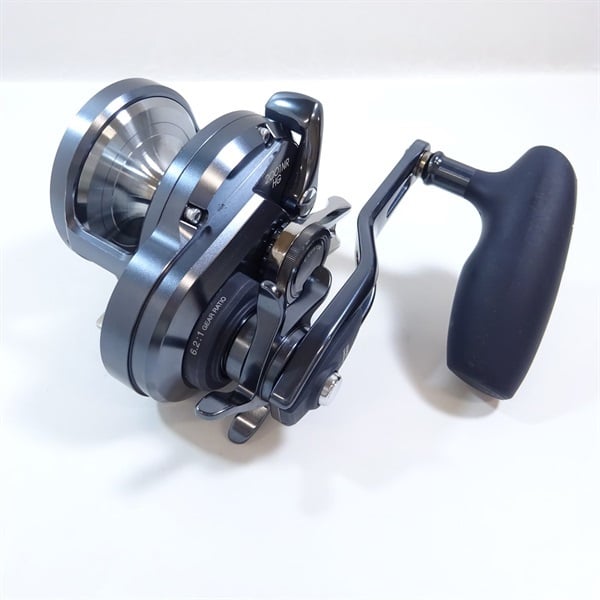 19オシアジガーFカスタム2001NRHG左巻き 極美品 シマノ オシアジガー Fカスタム 2001NRHG 左 (リール) 価格比較