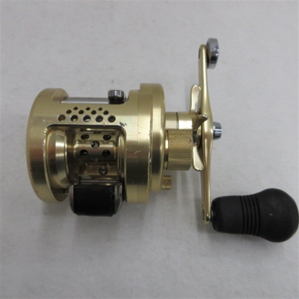 シマノ(SHIMANO) カルカッタCONQUEST(コンクエスト) 300F 018502