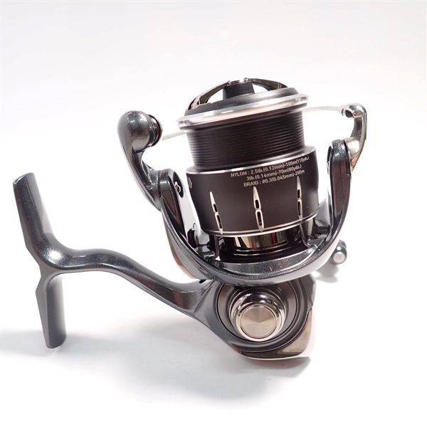 新品　24ルビアス STSF2000SS-P ダイワ スピニングリール 24ルビアス ST SF2000SS-P(ST SF2000SS-P