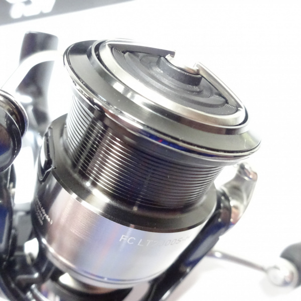 【極美品】24セルテート FCLT2000S-H Daiwa CERTATE FCLT2000S-P ダイワセルテート2000 24セルテートFC