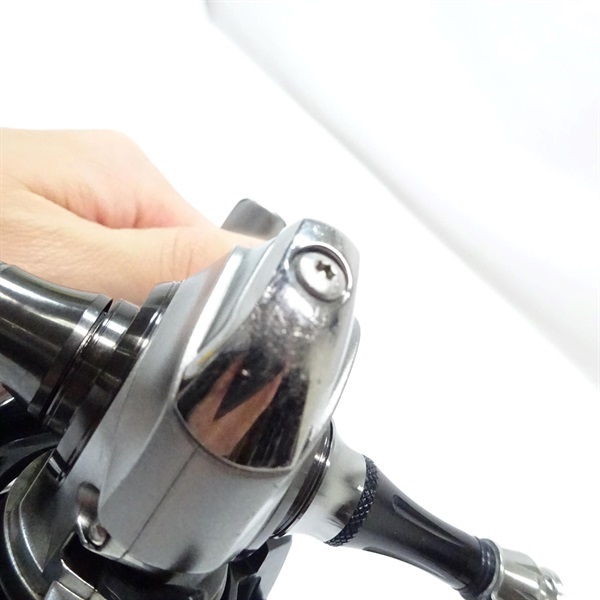 25 カルディアLT2500 新品未使用　ハンドルノブ交換済おまけPE0.4号付 25 カルディア 新品未使用 ハンドルノブ交換済 おまけPE0.4号付