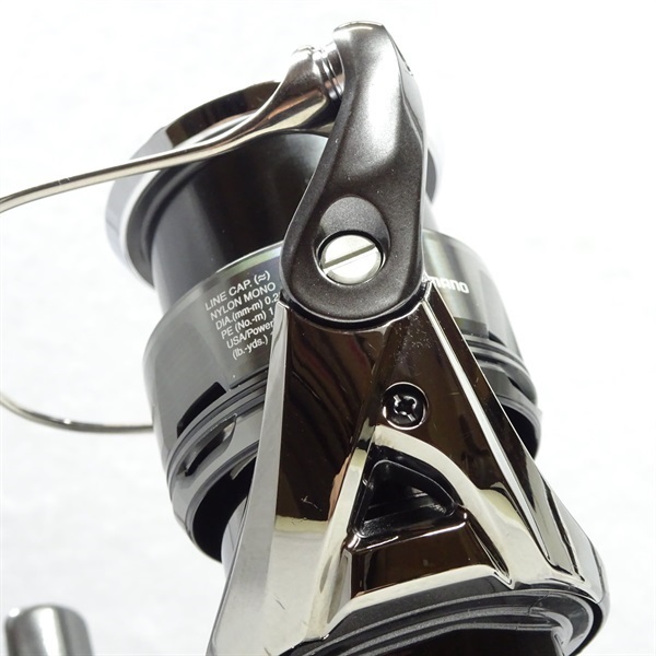 未使用　シマノ TWIN POWER C3000MHG リール シマノ（SHIMANO） 24 ツインパワー C3000MHG (2024年モデル