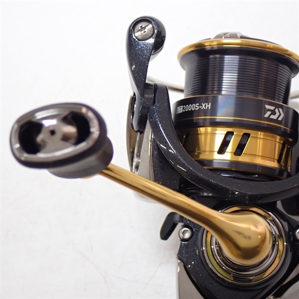 DAIWA 18レガリスLT2000S カスタムパーツ多数 B 40c6fba4-c03d-45ed-8d71-