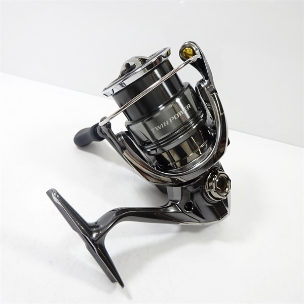 24ツインパワー2500shg シマノ（SHIMANO） 限定セール 35%OFF 24 ツインパワー 2500SHG 送料