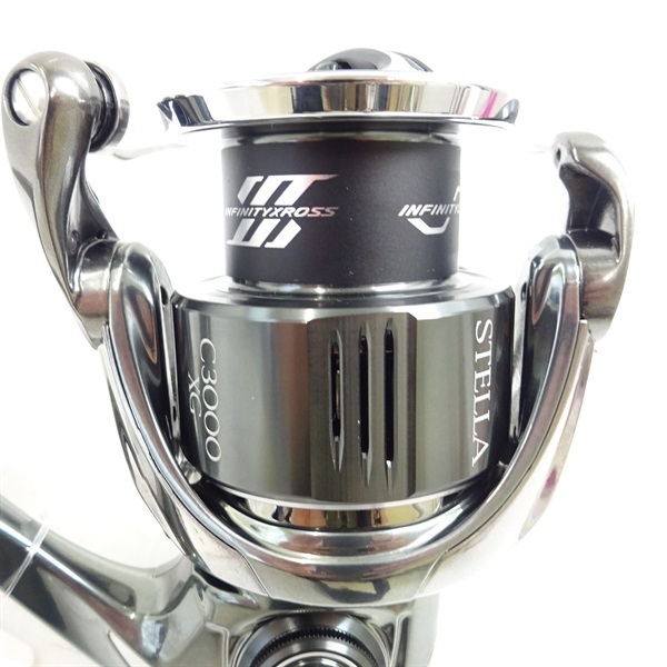 美品　22ステラ　C3000XG シマノ '22 ステラ C3000 XG （2022年モデル）スピニングリール