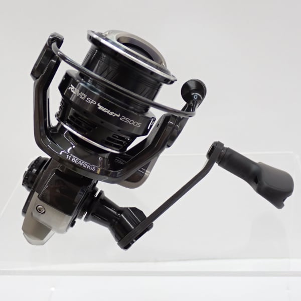 レボSPビースト　2500S アブ ガルシア REVO SP Beast 2500S (リール) 価格比較 - 価格.com
