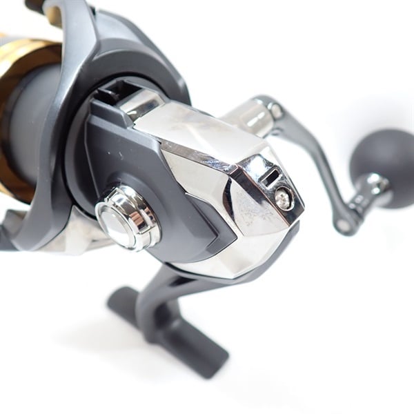 シマノ 22 サハラ C5000XG スピニングリール 美品 シマノ（SHIMANO） '22 SAHARA(サハラ) C5000XG (スピニングリール