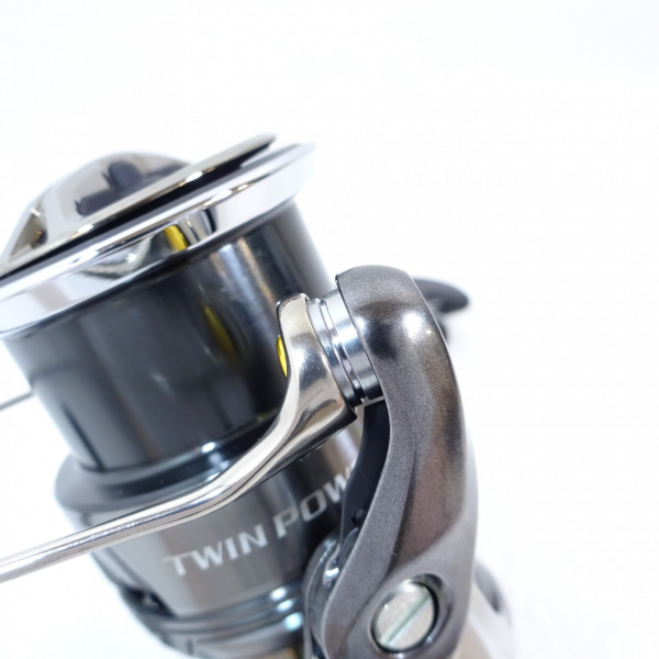 24ツインパワー C3000MHG | イシグロ公式オンラインショップ