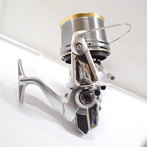 シマノ(SHIMANO) リール 投げ釣り 18 サーフリーダー CI4+ 30/35/SD35