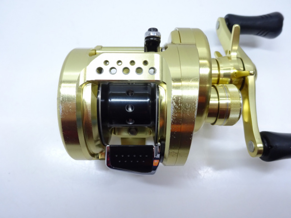 14カルカッタ200HG シマノ(SHIMANO) 14カルカッタ コンクエスト 200 032041｜アウトドア