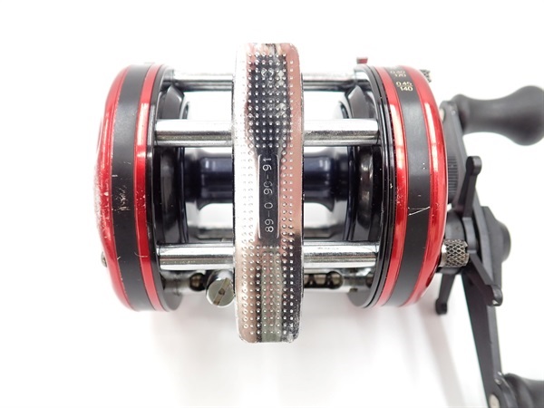 Ambassadeur 6000cベイトリール 黒と銀 アブ ABU アンバサダー 6000C 黒 75年 右巻き ベイトリール オールド