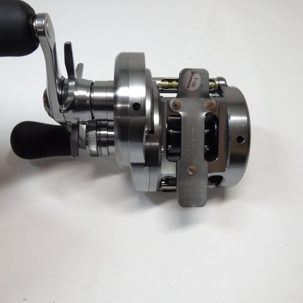 torotoro　カルカッタコンクエスト200F シマノ 21 カルカッタコンクエスト 200 RIGHT（右） リール