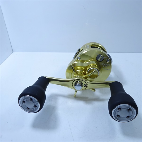 シマノ　カルカッタコンクエスト MD301XGLH シマノ(SHIMANO) 23 カルカッタコンクエストMD 301XGLH