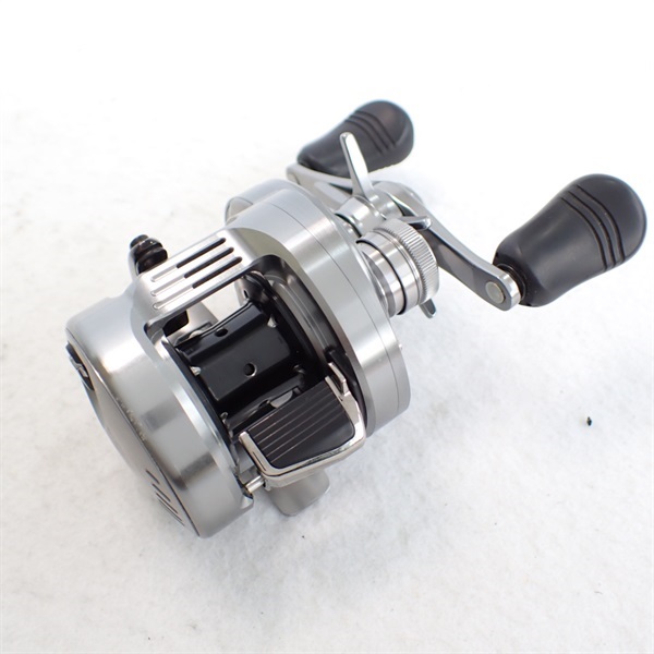 なこ 20カルカッタコンクエストDC 100HG 美品 シマノ（SHIMANO） 【目玉商品】シマノ 20 カルカッタ コンクエスト DC