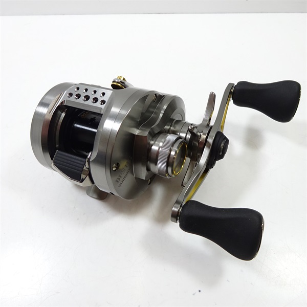 23カルカッタコンクエストBFS HG 美品 #38 シマノ カルカッタコンクエスト BFS HG RIGHT(右) 23年モデル