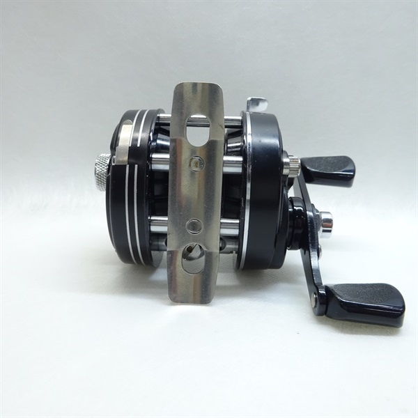 ミリオネア GS-1000C ダイワ ミリオネア GS-1000C DAIWA オールド ベイト 両軸 リール