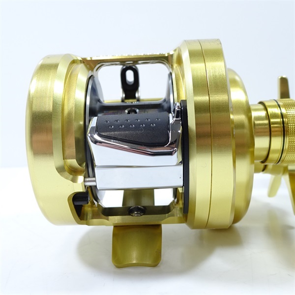 15 カルカッタコンクエスト200HG シマノ(SHIMANO) カルカッタ コンクエスト 200タイプJ-HG 026019