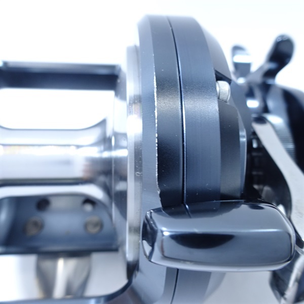 新品未使用】シマノ19 オシアジガー F 3000HG / リブレTBブラウン 19