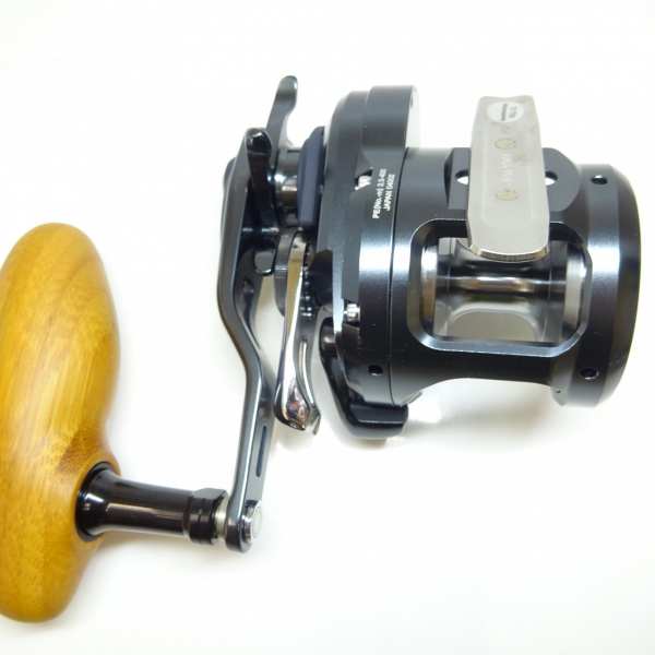 【美品】シマノ 19 オシアジガー Fカスタム 1500HG シマノ（SHIMANO） 19 オシアジガー F カスタム 1500HG (右ハンドル