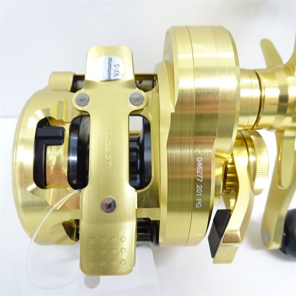 23 オシアコンクエスト 201hg シマノ(SHIMANO) 23 オシアコンクエスト 201HG(左) オシア コン