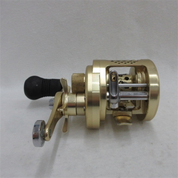 シマノ(SHIMANO) カルカッタCONQUEST(コンクエスト) 300F 018502