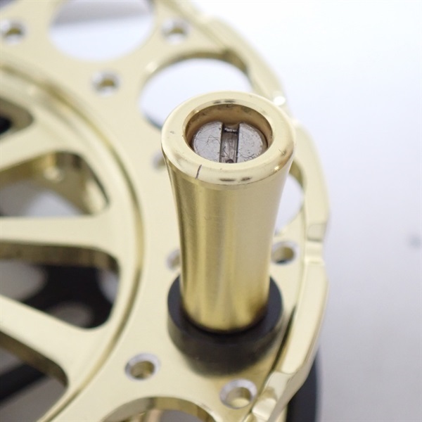 【中古】極技クロダイ RND-R 85 リール 極技クロダイ RND-R | (株)宇崎日新（NISSIN）| 磯・船・渓流