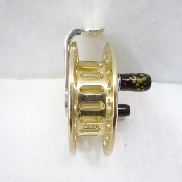 ■黒鯛工房　ブラッキー　８０１８　SB　AT　8018SB-AT　中古■ 黒鯛工房 ブラッキー 8018SB-AT⁄Q604M チヌ釣り用リール クロダイ 釣り